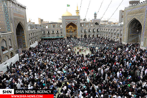 تصاویر تحویل سال نو در حرم مطهر امام رضا(ع)