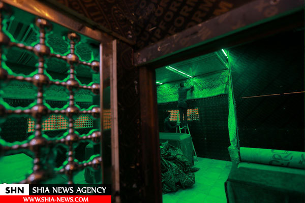 تصاویر از باز کردن ضریح قدیمی حرم مطهر امامین عسکریین(ع)