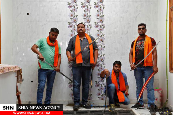 زنان و مردان هندو شمشیر به دست علیه مسلمانان+تصاویر