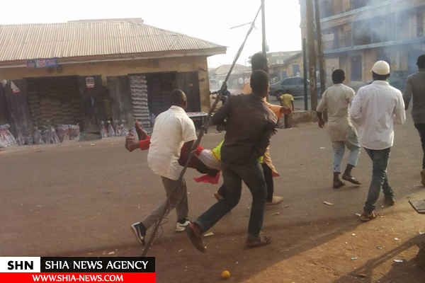 حمله پلیس نیجریه به تظاهرات حامیان شیخ زکزکی + تصویر