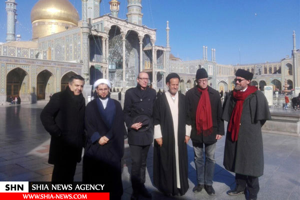 تشرف سفیر اتریش در ایران به حرم حضرت معصومه(س) + تصویر