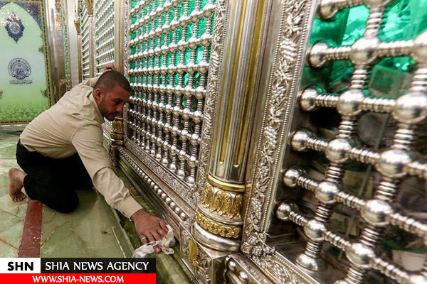 تصاویر شست و شوی رواق حرم مطهر امام علی(ع)