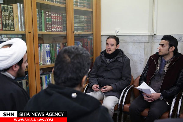 تشرف یک جوان مکزیکی به اسلام در حرم مطهر رضوی + تصاویر