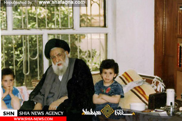 ۲ تصویر از مرحوم آیت‌الله العظمی خوئی در کنار نوادگان خردسال