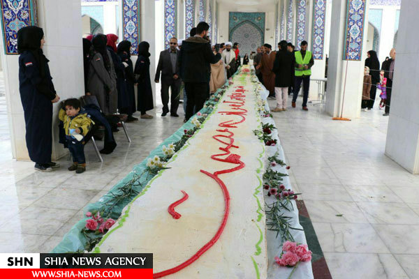 ۲۰ هزار نفر در حرم حضرت زینب(س) شیرین کام شدند +تصاویر ۲۰ هزار نفر در حرم حضرت زینب(س) شیرین کام شدند +تصاویر