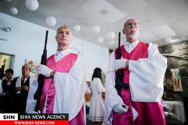 حضور مسلحانه مومنان در کلیسایی در آمریکا+تصاویر