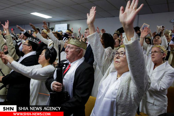 حضور مسلحانه مومنان در کلیسایی در آمریکا+تصاویر