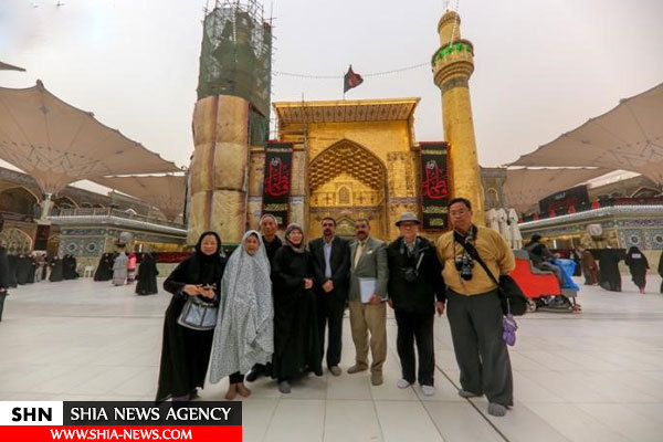 ابراز شگفتی جهانگردان تایوانی از حرم امیر المؤمنین (ع)+ تصویر