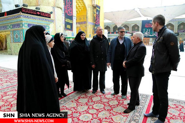 تشرف گروهی از مستبصران بوسنی و هرزگوین به حرم امیرالمؤمنین(ع)+تصاویر