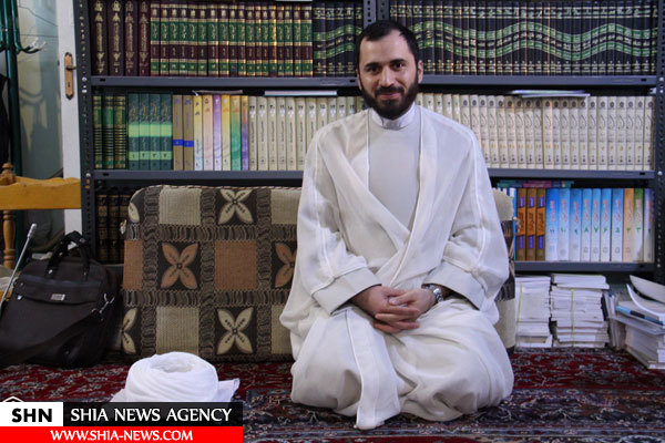 تصاویر جشن عمامه گذاری طلاب در روز میلاد امام حسین(ع)