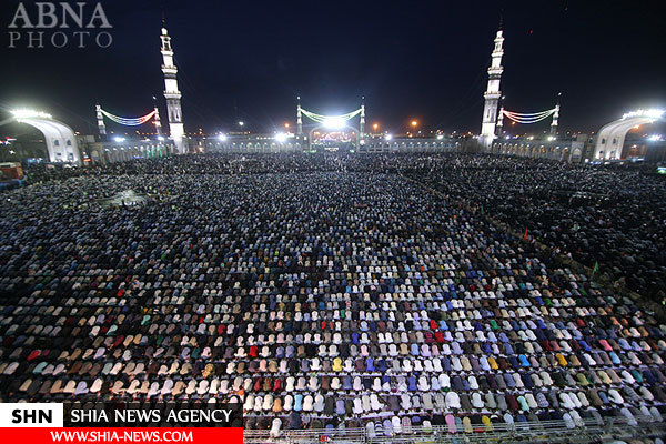 تصاویر جشن و نورافشانی شب نیمه شعبان در مسجد جمکران تصاویر جشن و نورافشانی شب نیمه شعبان در مسجد جمکران