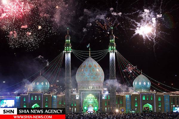 تصاویر جشن و نورافشانی شب نیمه شعبان در مسجد جمکران تصاویر جشن و نورافشانی شب نیمه شعبان در مسجد جمکران