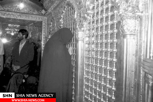 تصویر بی‌نظیر بوتو در حرم امام رضا(ع)