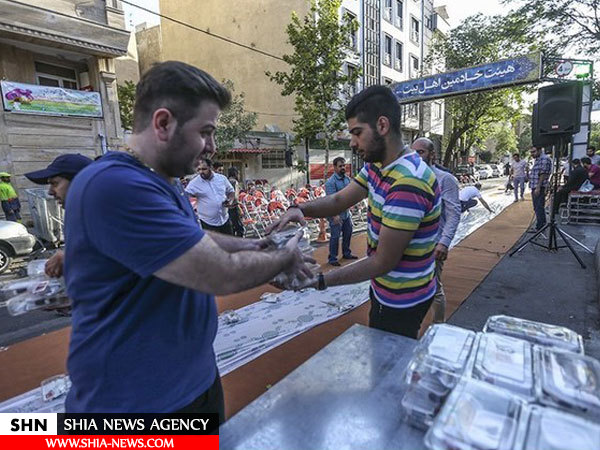 تصاویر سفره افطار ۳۰۰۰ نفری در تهران