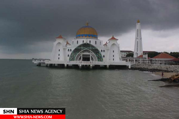 مسجدی شناور در مالزی