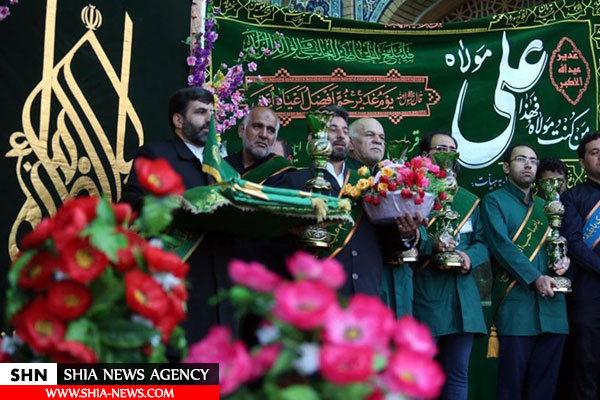 پیادهروی مردم قم در روز عید غدیر خم پیادهروی مردم قم در روز عید غدیر خم