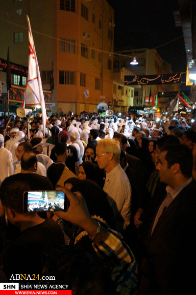 حضور سفیر آمریکا در بحرین در مراسم عزای حسینی+ تصویر حضور سفیر آمریکا در بحرین در مراسم عزای حسینی+ تصویر