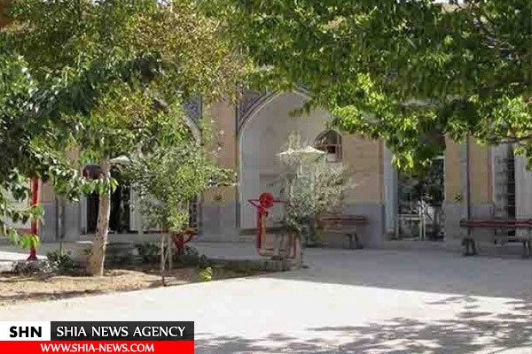 مدرسه علمیه ۲۰۰ ساله با کتابخانه ۱۰ هزار جلدی