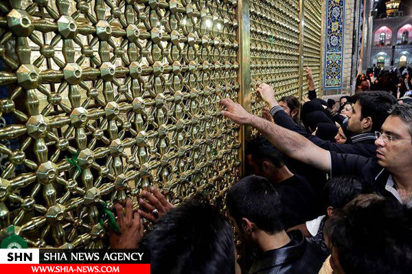 حال‌وهوای حرم رضوی در شب شهادت امام سجاد(ع)