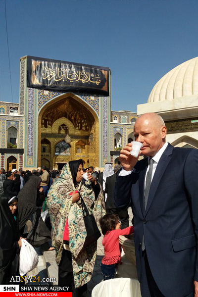 حضور سفیر آلمان در حرم مطهر امام رضا(ع)+ تصاویر