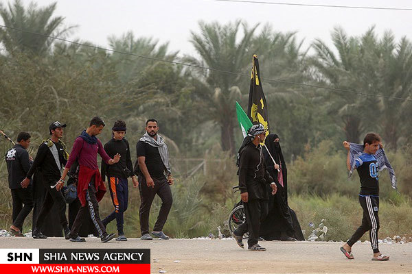 پیاده روی زائران اربعین حسینی از مسیر سماوه به کربلا