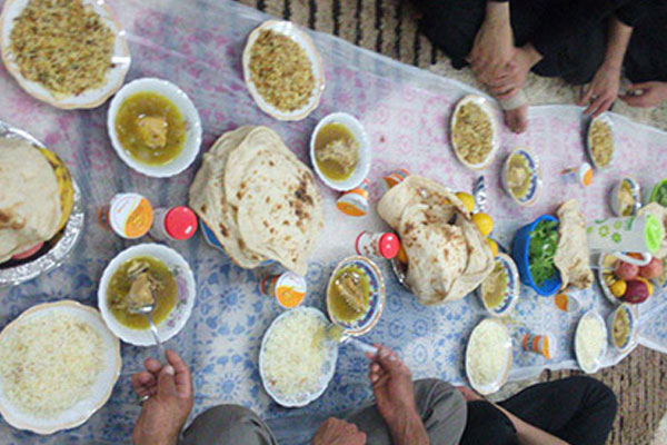 مردم عراق اینگونه از زوار ایرانی پذیرایی کردند+ تصویر