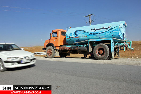 تصاویر توزیع کمک های مردمی در میان زلزله زدگان کرمانشاه تصاویر توزیع کمک های مردمی در میان زلزله زدگان کرمانشاه