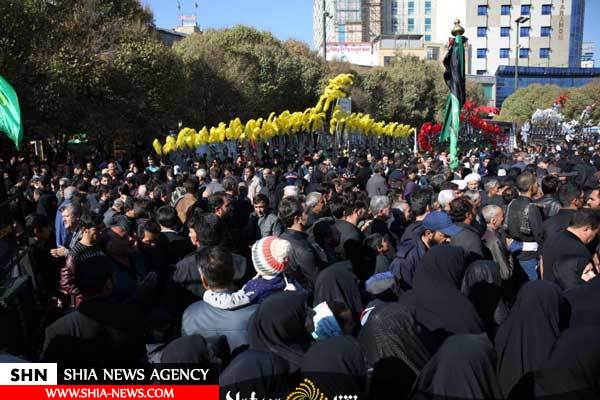 مشهد و حضور عزاداران در حرم مطهر امام رضا(ع)