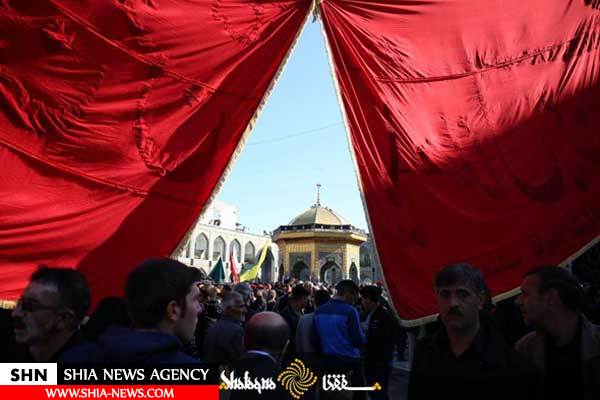 مشهد و حضور عزاداران در حرم مطهر امام رضا(ع)