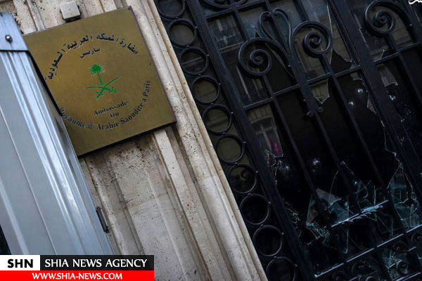 تصویر حمله مردم فرانسه به سفارت عربستان