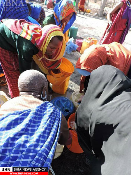 توزیع آب آشامیدنی در روستاهای تانزانیا از سوی سازمان شیعی + تصاویر