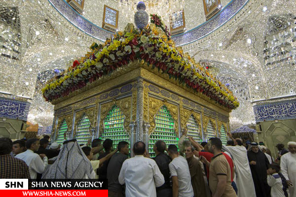 گل آرایی حرم مطهر حضرت عباس(ع) در آستانه اعیاد شعبانیه