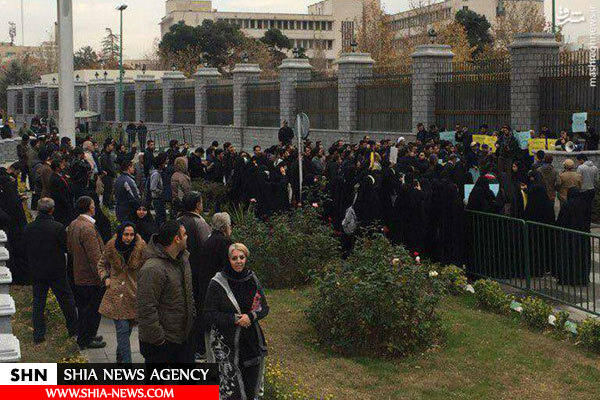 تجمع دانشجویان در اعتراض به نماینده سراوان +عکس