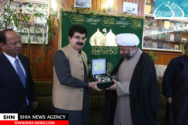 رئیس مجلس سنای پاکستان به زیارت حرم امامین کاظمین (ع) مشرف شد