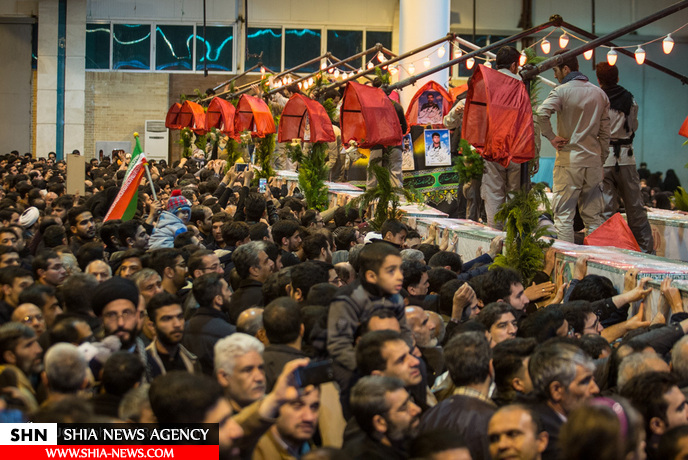 تصاویر وداع با پیکرهای مطهر شهدای حادثه تروریستی زاهدان تصاویر وداع با پیکرهای مطهر شهدای حادثه تروریستی زاهدان