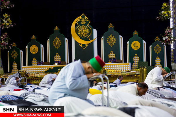 حال و هوای نماز جماعت در حرم امام حسین (ع) در ایام رمضان