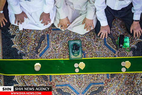 حال و هوای نماز جماعت در حرم امام حسین (ع) در ایام رمضان