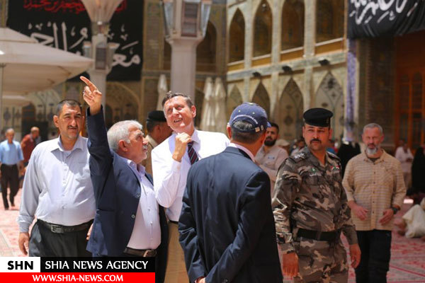 سفیر آلمان به زیارت حرم امیر المؤمنین (ع) مشرف شد +تصاویر سفیر آلمان به زیارت حرم امیر المؤمنین (ع) مشرف شد +تصاویر