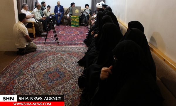 دیدار هیئتی از آستان قدس رضوی با آیت الله حکیم دیدار هیئتی از آستان قدس رضوی با آیت الله حکیم