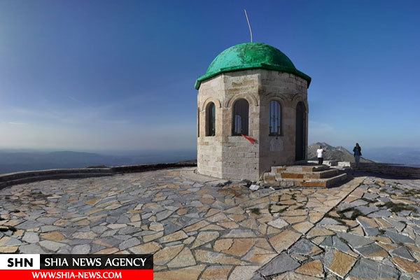 مقام حضرت عباس (ع) در قله کوه آلبانی ‌+ تصاویر