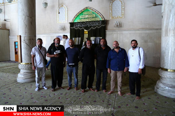 حضور مستبصرین آلمانی در مسجد کوفه و زیارتگاه های آن+ تصاویر