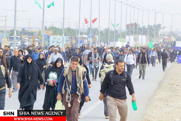 تصاویر زائران پیاده اربعین در مرز مهران تصاویر زائران پیاده اربعین در مرز مهران