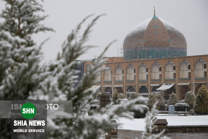 وضعیت عجیب گنبد مسجد شیخ لطف‌الله در برف