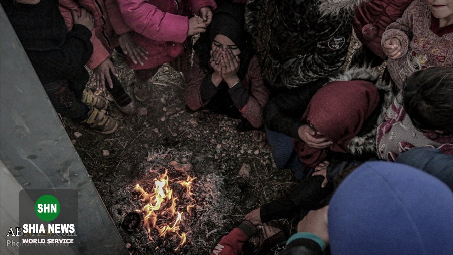 وضعیت هزاران آواره سوری در سوز سرمای زمستان در اطراف ادلب وضعیت هزاران آواره سوری در سوز سرمای زمستان در اطراف ادلب
