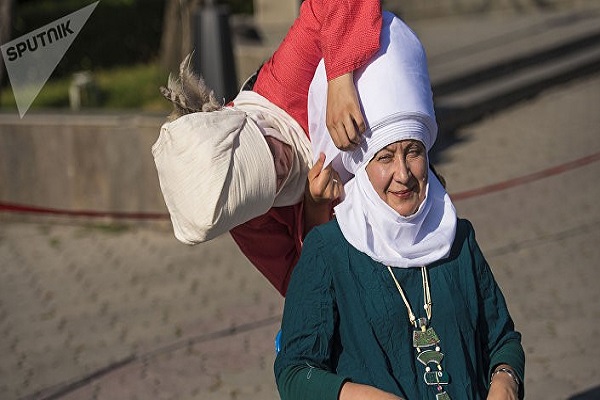 از تنوع در رنگ تا پایبندی به سنتهای ماندگار از تنوع در رنگ تا پایبندی به سنتهای ماندگار