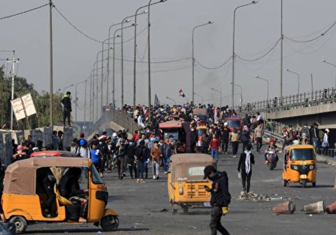 معترضان عراقی چند جاده نجف را مسدود کردند