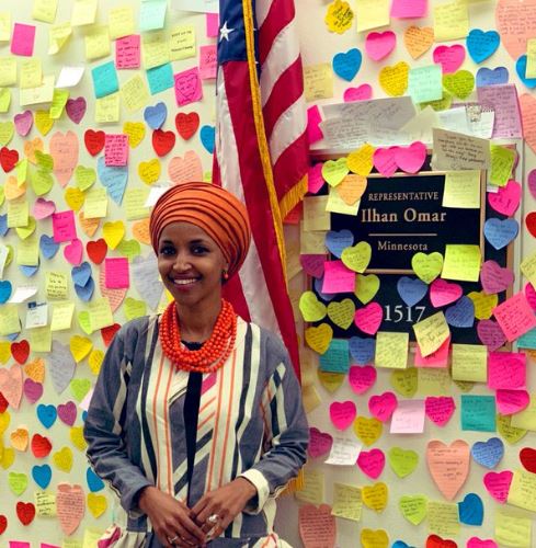 شیوه متفاوت اعتراض نمایندگان مسلمان زن کنگره به ترامپ