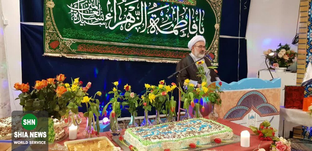 جشنواره پخت کیک در برلین به مناسبت میلاد حضرت زهرا(ع) جشنواره پخت کیک در برلین به مناسبت میلاد حضرت زهرا(ع)