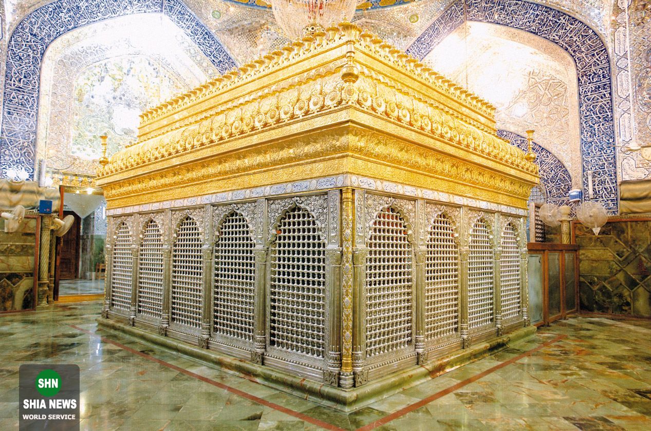 حرم امام علی (ع) در آستانه 13 رجب غبارروبی شد حرم امام علی (ع) در آستانه 13 رجب غبارروبی شد