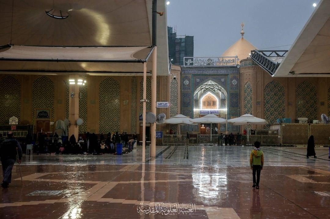 لحظه نزول رحمت الهی در صحن و سرای حرم امیرالمومنین (ع) لحظه نزول رحمت الهی در صحن و سرای حرم امیرالمومنین (ع)